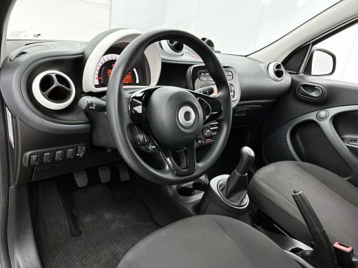 Smart Forfour 1.0 Business Solution 5drs. / Airco-ecc. / Cruise control / Radio multimedia / Apk 12-2026 ActivLease financial lease