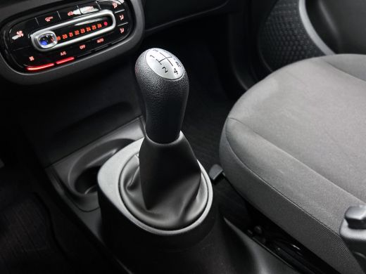 Smart Forfour 1.0 Business Solution 5drs. / Airco-ecc. / Cruise control / Radio multimedia / Apk 12-2026 ActivLease financial lease