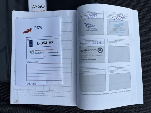Toyota Aygo 1.0 VVT-i x-play | 5 deurs| Airconditioning | Carplay | Parkeercamera | ActivLease financial lease