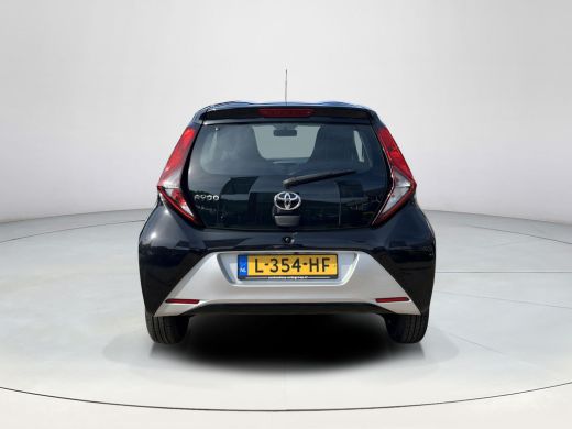 Toyota Aygo 1.0 VVT-i x-play | 5 deurs| Airconditioning | Carplay | Parkeercamera | ActivLease financial lease
