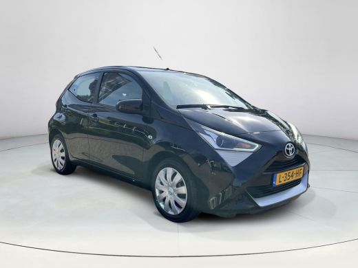 Toyota Aygo 1.0 VVT-i x-play | 5 deurs| Airconditioning | Carplay | Parkeercamera | ActivLease financial lease