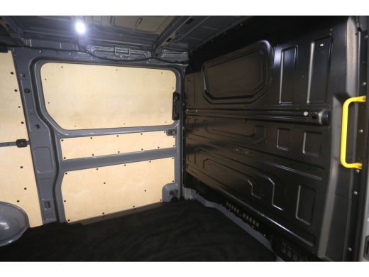 Volkswagen Crafter 2.0 TDI L3H2 177PK | 3000KG Trekgew. | Trekhaak | Cruise | Carplay | Navi | 2xSchuifdeur ActivLease financial lease
