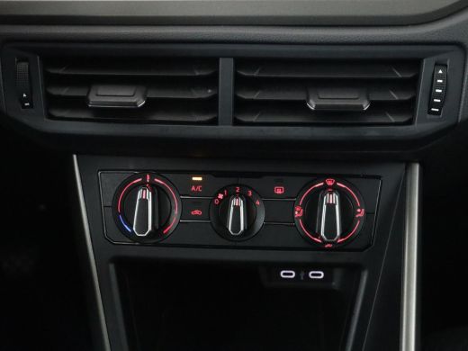 Volkswagen Polo | Adaptive cruise | Airco | Camera | Park assist | Carplay | LED ActivLease financial lease