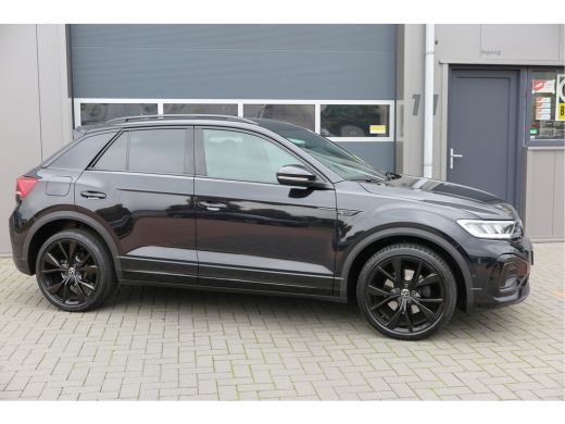 Volkswagen T-Roc 1.5 TSI 150pk DSG R-Line Black Style Virtual cockpit , Keyless, PDC , 19"LMV, Camera , Carplay, L... ActivLease financial lease