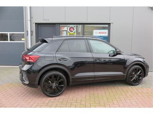 Volkswagen T-Roc 1.5 TSI 150pk DSG R-Line Black Style Virtual cockpit , Keyless, PDC , 19"LMV, Camera , Carplay, L... ActivLease financial lease