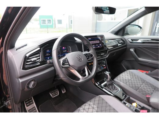 Volkswagen T-Roc 1.5 TSI 150pk DSG R-Line Black Style Virtual cockpit , Keyless, PDC , 19"LMV, Camera , Carplay, L... ActivLease financial lease
