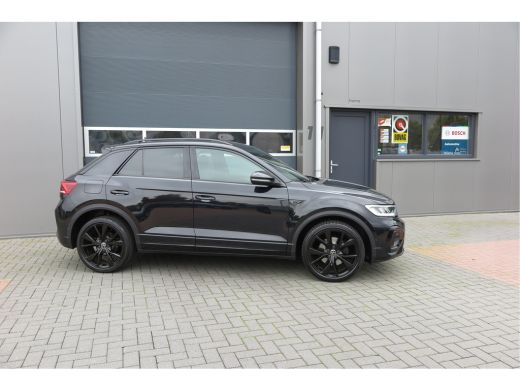 Volkswagen T-Roc 1.5 TSI 150pk DSG R-Line Black Style Virtual cockpit , Keyless, PDC , 19"LMV, Camera , Carplay, L... ActivLease financial lease