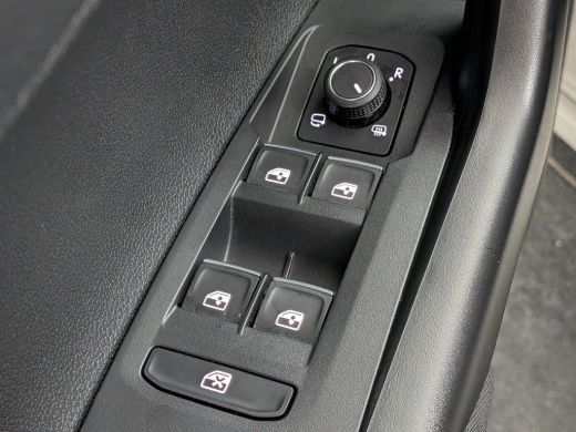 Volkswagen Taigo 1.0 TSI 110 pk R-Line 7-DSG | Achteruitrijcamera | R-Line interieur | Trekhaak afneembaar | ActivLease financial lease