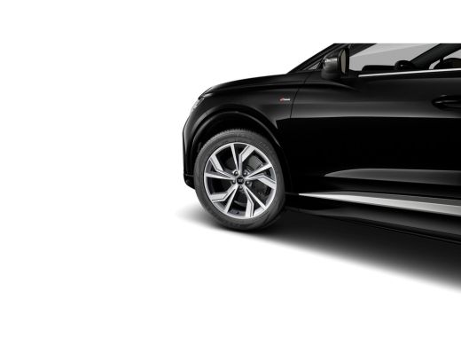 Audi Q4 e-tron S edition | 3-zone airconditioning | Achterklep, automatisch bedienbaar | Achteruitrijcamera ActivLease financial lease