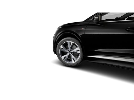 Audi Q4 e-tron S edition | Achterklep, automatisch bedienbaar | Achteruitrijcamera | Adaptive cruise control ActivLease financial lease