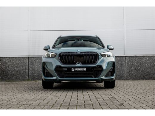 BMW X1 xDrive30e M Sport Pano / Leder / Harman Kardon / 360 camera / Head-up / Massage stoel / ActivLease financial lease