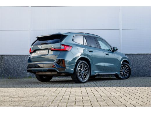 BMW X1 xDrive30e M Sport Pano / Leder / Harman Kardon / 360 camera / Head-up / Massage stoel / ActivLease financial lease