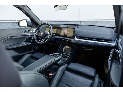 BMW X1 xDrive30e M Sport Pano / Leder / Harman Kardon / 360 camera / Head-up / Massage stoel / ActivLease financial lease