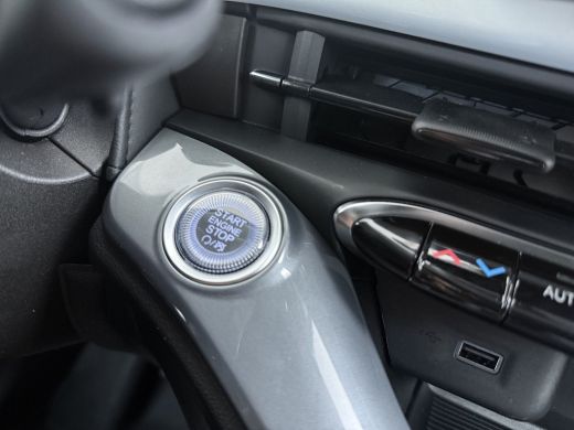 Fiat 500 ICON | 10,25" touchscreen radio met Bluetooth, DAB & USB | Automatische airconditioning | Isofix ... ActivLease financial lease