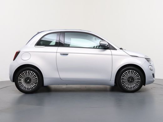 Fiat 500 ICON | 10,25" touchscreen radio met Bluetooth, DAB & USB | Automatische airconditioning | Isofix ... ActivLease financial lease