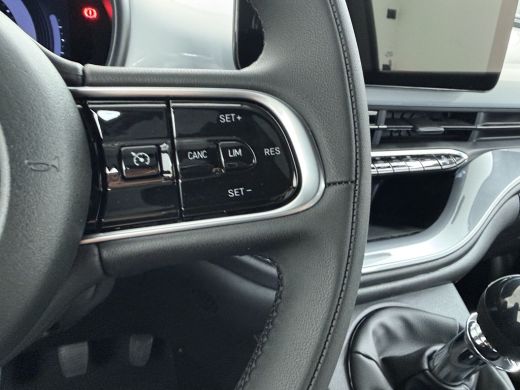 Fiat 500 ICON | 10,25" touchscreen radio met Bluetooth, DAB & USB | Automatische airconditioning | Isofix ... ActivLease financial lease