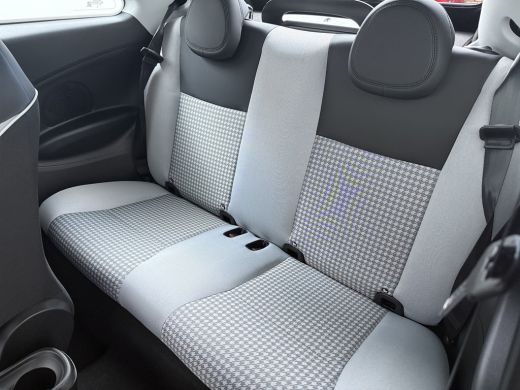 Fiat 500 ICON | 10,25" touchscreen radio met Bluetooth, DAB & USB | Automatische airconditioning | Isofix ... ActivLease financial lease