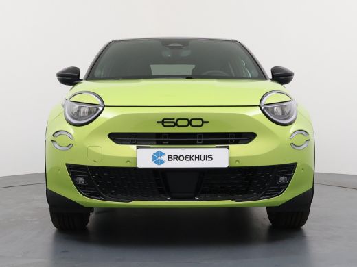 Fiat 600e Sport | 10,25" touchscreen radio met Bluetooth, DAB & USB | Automatische airconditioning | Cruise... ActivLease financial lease