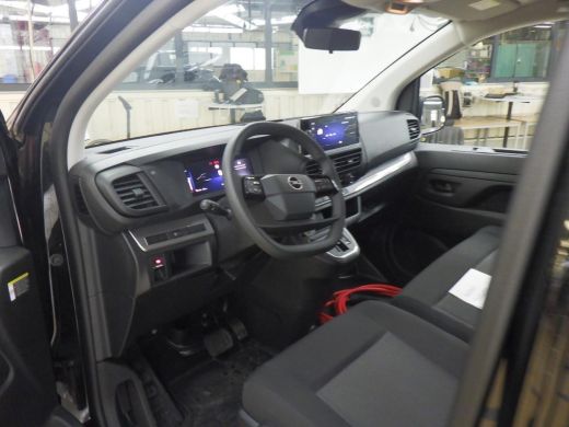 Opel Vivaro-e L2 75 kWh | tot 8 jaar Garantie | Navi by app | Comfortwand | | 11 kW lader | 2 zitplaatsen recht... ActivLease financial lease