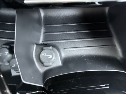 Peugeot 208 GT | Elektrische parkeerrem | Extra getinte achterste zijruiten en achterruit | Extra getinte ach... ActivLease financial lease