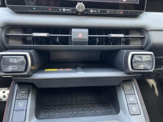 Toyota RAV4 2.5 Plug-in Hybrid AWD 300 GR Sport | 06-10141018 Voor meer informatie ActivLease financial lease