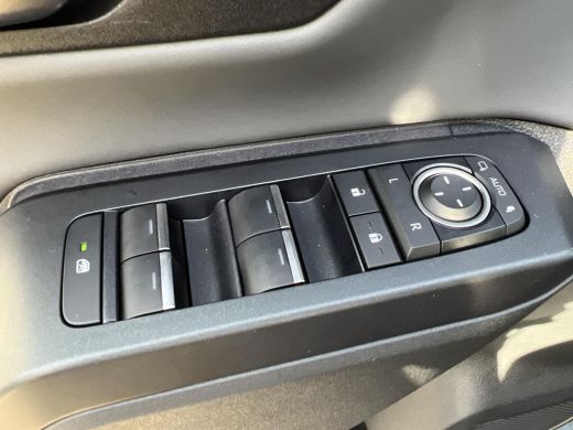 Toyota RAV4 2.5 Plug-in Hybrid AWD 300 GR Sport | 06-10141018 Voor meer informatie ActivLease financial lease