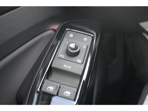 Volkswagen ID.4 Pro Limited Edition | 'App-Connect' draadloze smartphone integratie | Achterbank in ongelijke del... ActivLease financial lease