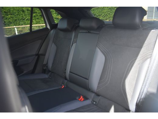 Volkswagen ID.4 Pro Limited Edition | 'App-Connect' draadloze smartphone integratie | Achterbank in ongelijke del... ActivLease financial lease