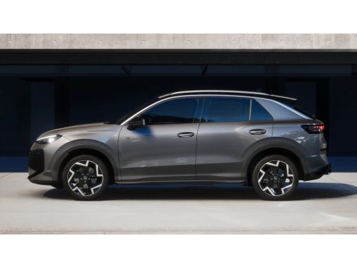 Volkswagen T-Roc R-Line Edition | 'App-Connect' draadloze smartphone integratie | 30,5 cm display met 2D en 3D wee... ActivLease financial lease