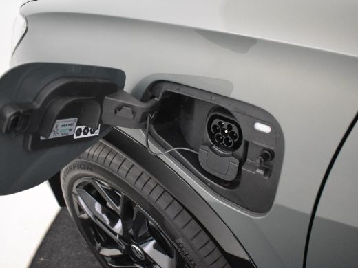Volkswagen Tiguan R-Line Edition - eHybrid | 'App-Connect' draadloze smartphone integratie | Automatische afstandsr... ActivLease financial lease