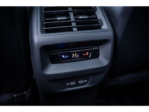 Volkswagen Tiguan R-Line Edition - eHybrid | 'App-Connect' draadloze smartphone integratie | Automatische afstandsr... ActivLease financial lease