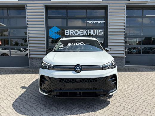 Volkswagen Tiguan R-Line Edition - eHybrid | 'App-Connect' draadloze smartphone integratie | Automatische afstandsr... ActivLease financial lease