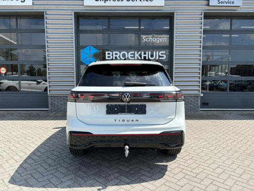 Volkswagen Tiguan R-Line Edition - eHybrid | 'App-Connect' draadloze smartphone integratie | Automatische afstandsr... ActivLease financial lease