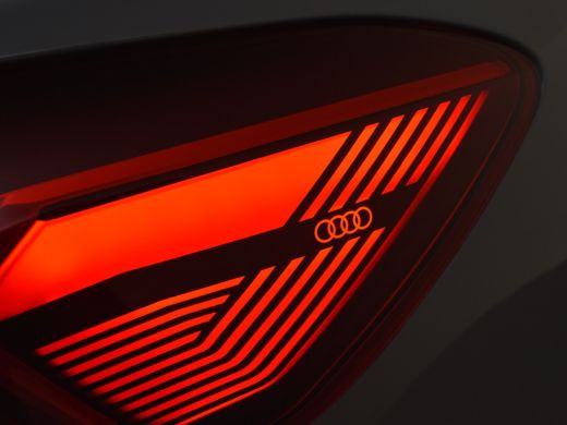 Audi Q4 Sportback e-tron 40 S edition 77 kWh 204pk l S-Line int. l SONOS Sound l Stoelverwarming l Half Leder l Elektr. Kl... ActivLease financial lease