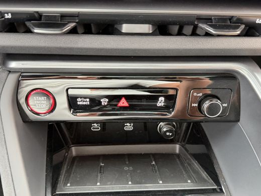 Audi Q5 2.0 TFSI e-hybrid quattro S edition Competition Pano-ACC-367PK-Keyless-Matrix-Trekhaak-Pass scher... ActivLease financial lease