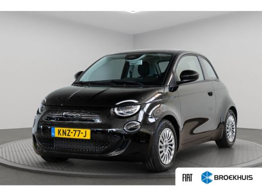 Fiat 500 Urban 42 kWh l Apple Car Play l Android l Camera l Leder Multi Stuur l Cr Control l Climate Contr... ActivLease financial lease