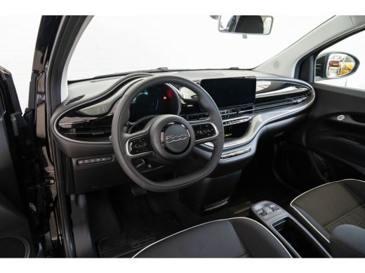 Fiat 500 Urban 42 kWh l Apple Car Play l Android l Camera l Leder Multi Stuur l Cr Control l Climate Contr... ActivLease financial lease