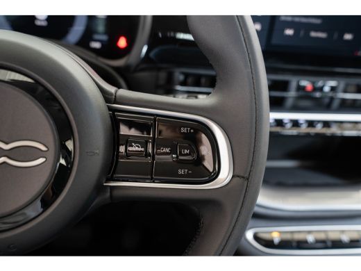 Fiat 500 Urban 42 kWh l Apple Car Play l Android l Camera l Leder Multi Stuur l Cr Control l Climate Contr... ActivLease financial lease