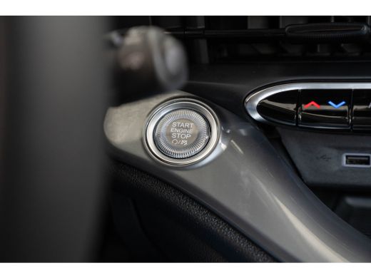 Fiat 500 Urban 42 kWh l Apple Car Play l Android l Camera l Leder Multi Stuur l Cr Control l Climate Contr... ActivLease financial lease