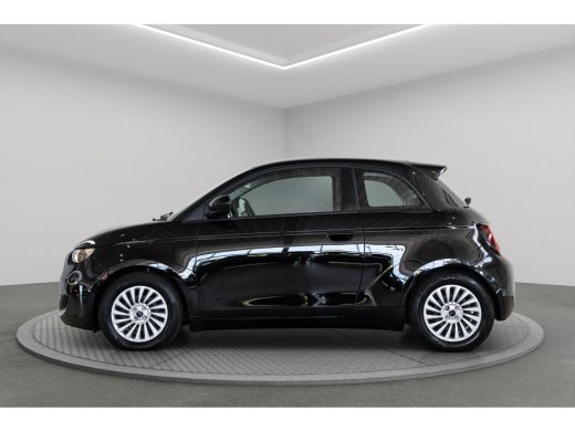 Fiat 500 Urban 42 kWh l Apple Car Play l Android l Camera l Leder Multi Stuur l Cr Control l Climate Contr... ActivLease financial lease