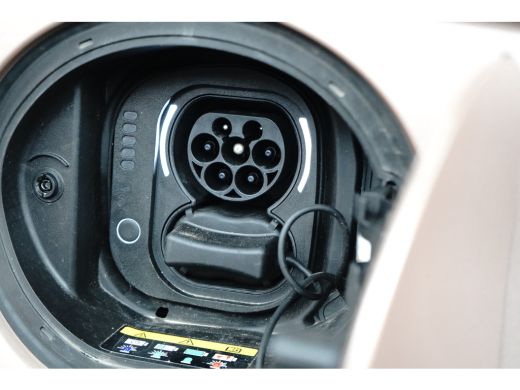 Fiat 500e 3+1 Icon 42 kWh 118 pk | Stoelverwarming | 16 inch LM-Velgen | Apple Carplay | ActivLease financial lease