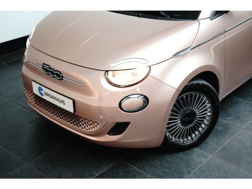 Fiat 500e 3+1 Icon 42 kWh 118 pk | Stoelverwarming | 16 inch LM-Velgen | Apple Carplay | ActivLease financial lease