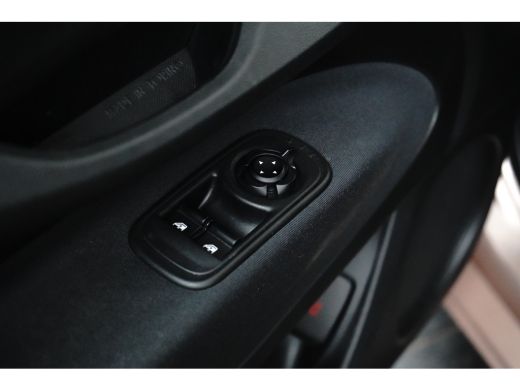 Fiat 500e 3+1 Icon 42 kWh 118 pk | Stoelverwarming | 16 inch LM-Velgen | Apple Carplay | ActivLease financial lease