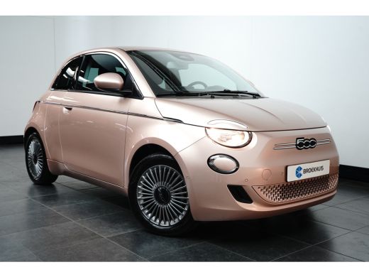 Fiat 500e 3+1 Icon 42 kWh 118 pk | Stoelverwarming | 16 inch LM-Velgen | Apple Carplay | ActivLease financial lease