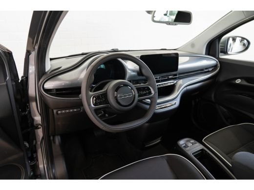 Fiat 500e Icon 42 kWh | Camera | Stoelverwarming | Apple Carplay & Android Auto | Parkeersensoren | Lichtme... ActivLease financial lease