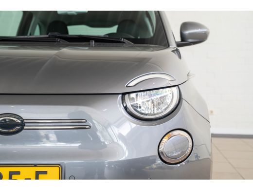 Fiat 500e Icon 42 kWh | Camera | Stoelverwarming | Apple Carplay & Android Auto | Parkeersensoren | Lichtme... ActivLease financial lease