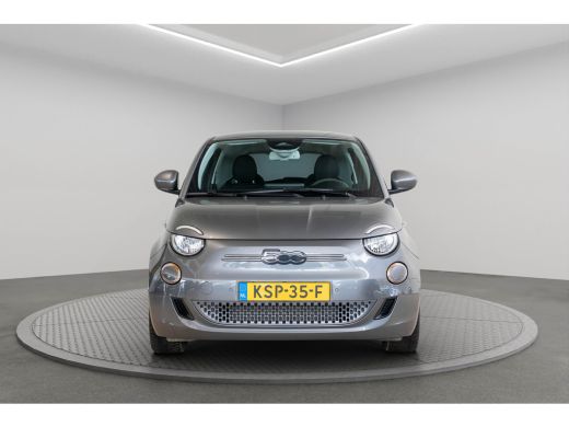 Fiat 500e Icon 42 kWh | Camera | Stoelverwarming | Apple Carplay & Android Auto | Parkeersensoren | Lichtme... ActivLease financial lease