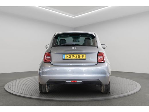 Fiat 500e Icon 42 kWh | Camera | Stoelverwarming | Apple Carplay & Android Auto | Parkeersensoren | Lichtme... ActivLease financial lease
