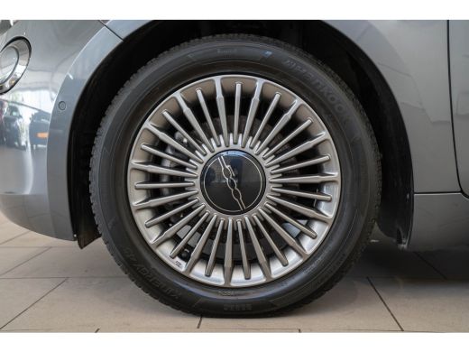 Fiat 500e Icon 42 kWh | Camera | Stoelverwarming | Apple Carplay & Android Auto | Parkeersensoren | Lichtme... ActivLease financial lease