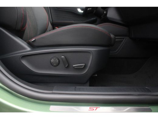 Ford Kuga 2.5 PHEV ST-Line X |  | Trekhaak | Panoramadak | Matrix LED | Black-Pack ActivLease financial lease